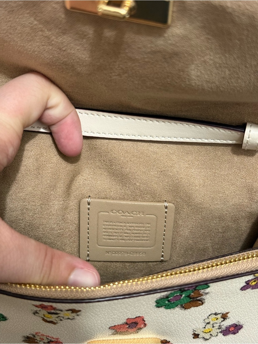 NEW Coach Cream Floral Crossbody Bag with SPACED FLORAL FIELD
PRINT - Picture 6 of 9